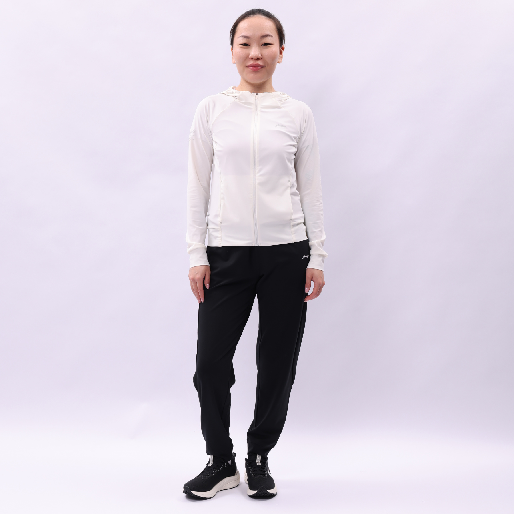 AKLV116-1 Брюки спортивные Essentials черный